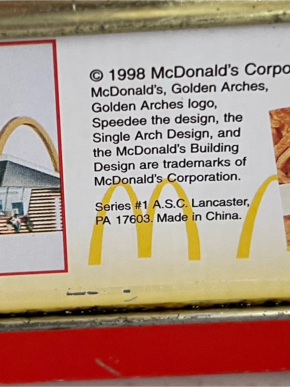 McDonald's Red and Yellow Retro Hamburger Tin Lunchbox - Picture 4 of 9